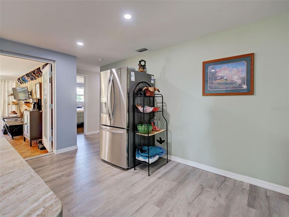 For Sale: $310,000 (2 beds, 2 baths, 1349 Square Feet)