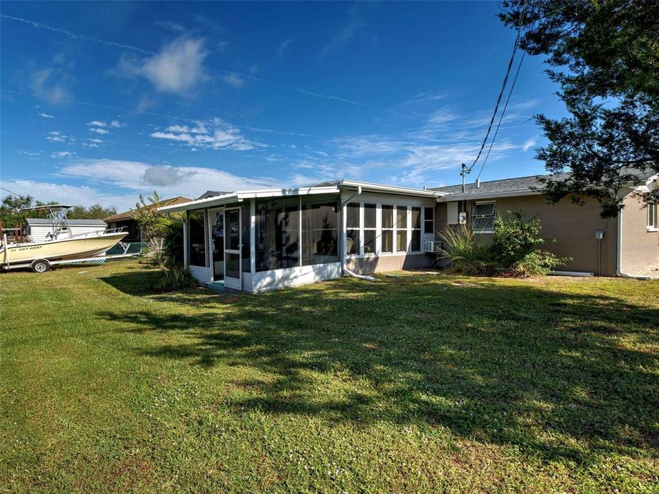 For Sale: $310,000 (2 beds, 2 baths, 1349 Square Feet)