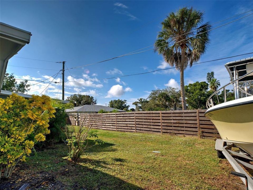 For Sale: $310,000 (2 beds, 2 baths, 1349 Square Feet)