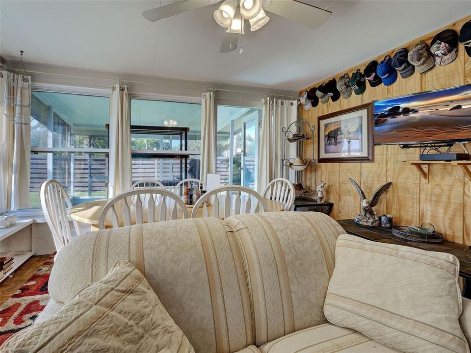 For Sale: $310,000 (2 beds, 2 baths, 1349 Square Feet)