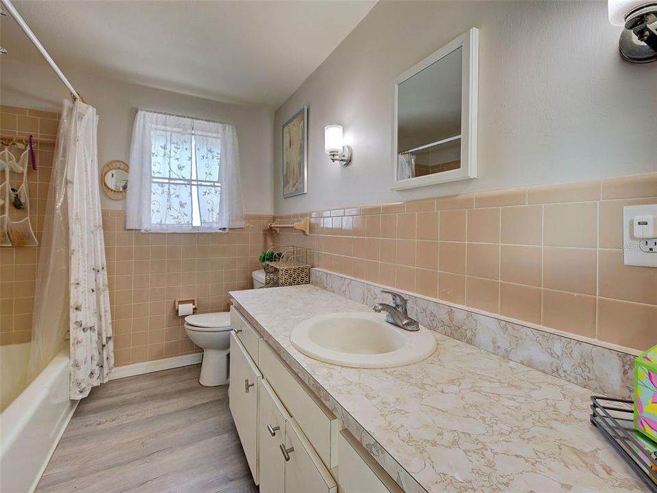 For Sale: $310,000 (2 beds, 2 baths, 1349 Square Feet)