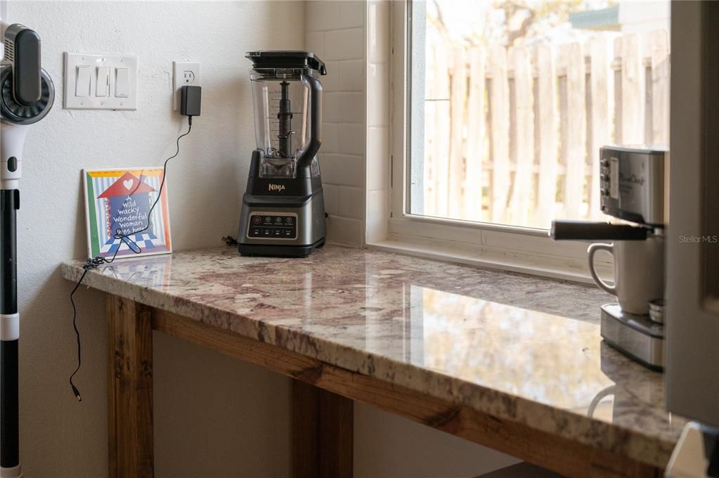 На продажу: $619,000 (3 спален, 2 ванн, 1716 Квадратных фут)