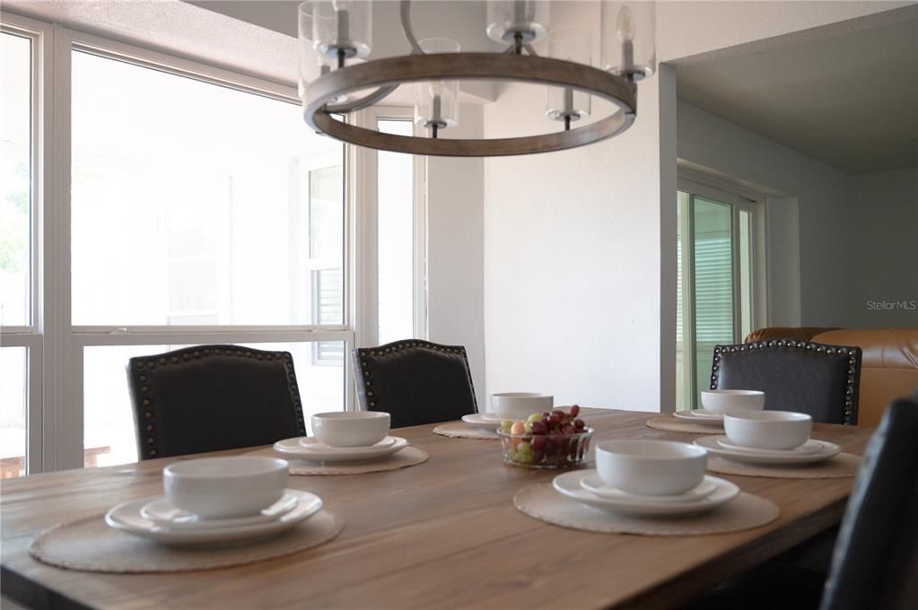 На продажу: $619,000 (3 спален, 2 ванн, 1716 Квадратных фут)