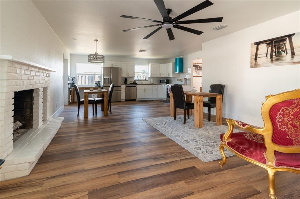 На продажу: $619,000 (3 спален, 2 ванн, 1716 Квадратных фут)