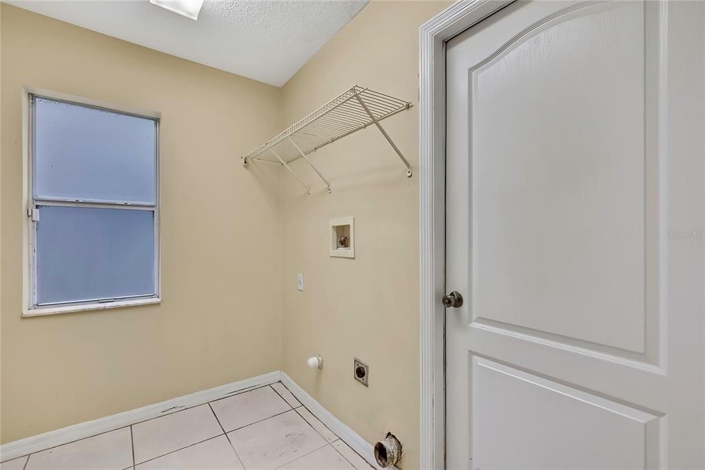 Active With Contract: $299,900 (3 beds, 2 baths, 1877 Square Feet)