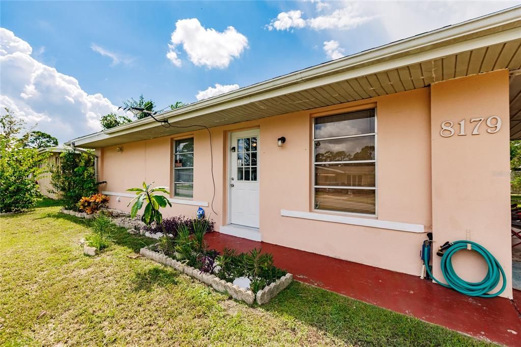 待售: $170,000 (2 贝兹, 1 浴室, 884 平方英尺)