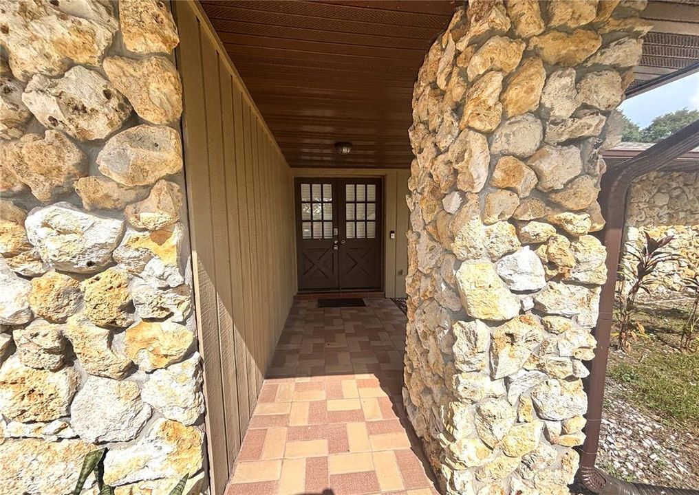 For Rent: $2,799 (4 beds, 2 baths, 2090 Square Feet)