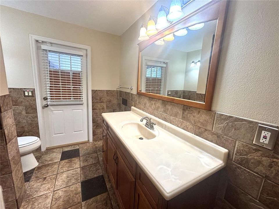 For Rent: $2,799 (4 beds, 2 baths, 2090 Square Feet)