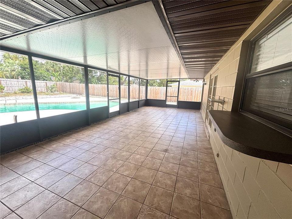 For Rent: $2,799 (4 beds, 2 baths, 2090 Square Feet)