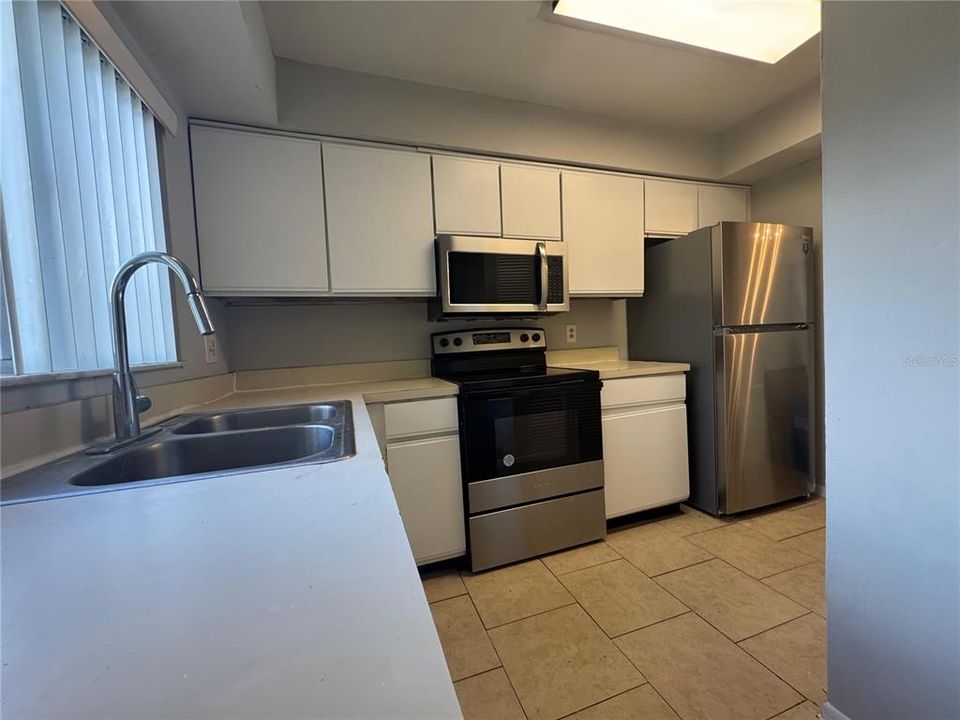 На продажу: $799,990 (8 спален, 0 ванн, 4352 Квадратных фут)