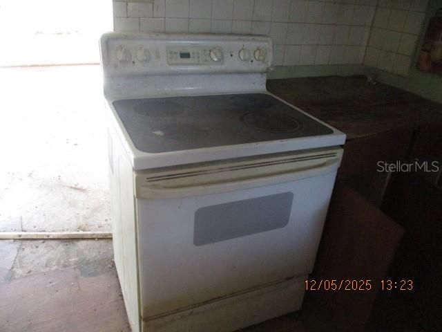 На продажу: $169,900 (3 спален, 1 ванн, 1035 Квадратных фут)