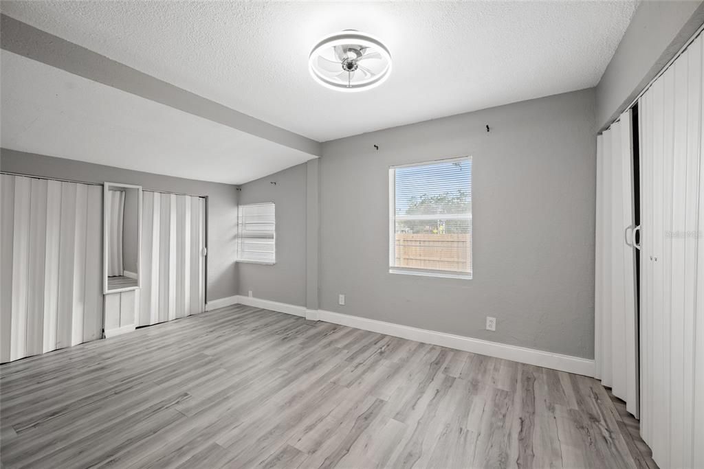 For Rent: $1,800 (3 beds, 1 baths, 1290 Square Feet)