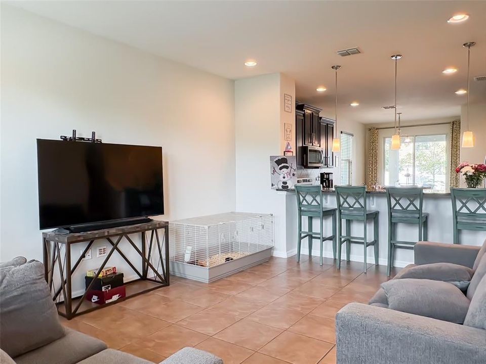 En Venta: $580,000 (4 camas, 2 baños, 2345 Pies cuadrados)