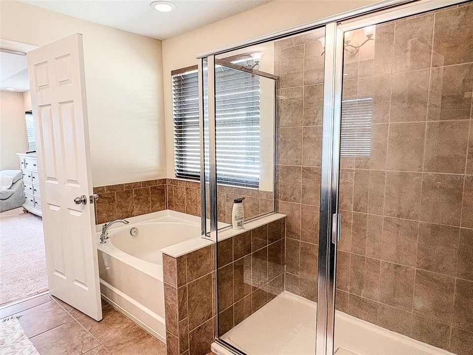 En Venta: $580,000 (4 camas, 2 baños, 2345 Pies cuadrados)