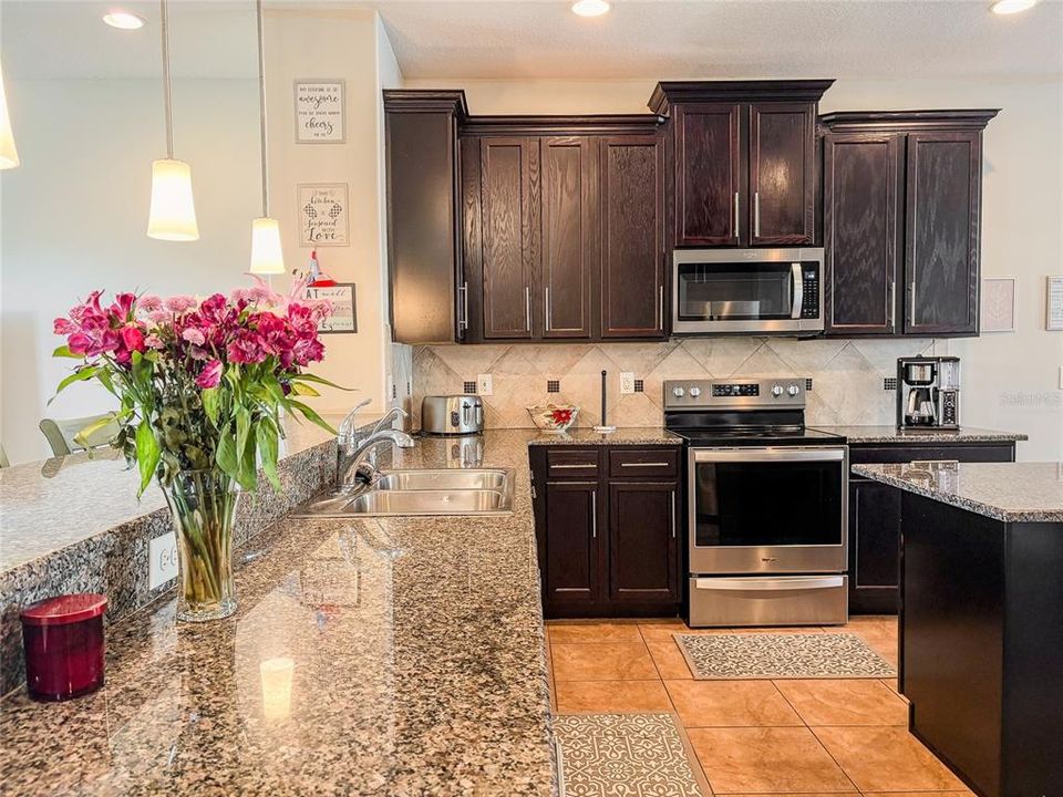 En Venta: $580,000 (4 camas, 2 baños, 2345 Pies cuadrados)