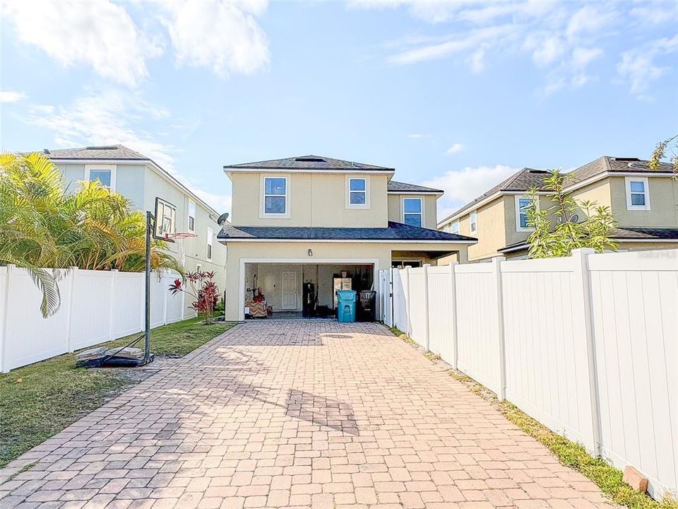 En Venta: $580,000 (4 camas, 2 baños, 2345 Pies cuadrados)