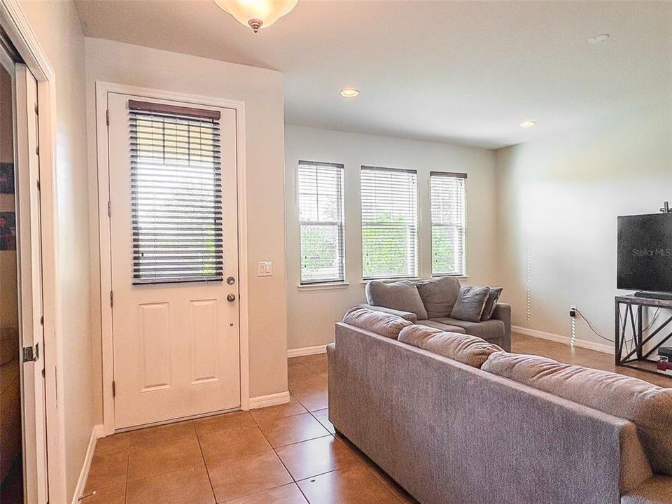 En Venta: $580,000 (4 camas, 2 baños, 2345 Pies cuadrados)