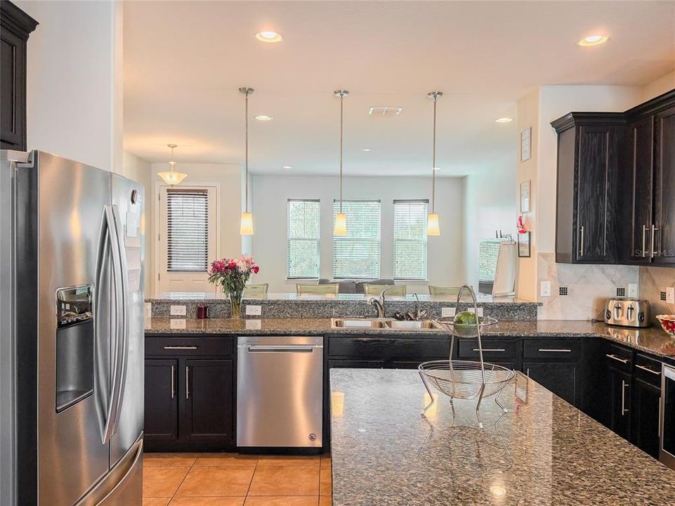 En Venta: $580,000 (4 camas, 2 baños, 2345 Pies cuadrados)