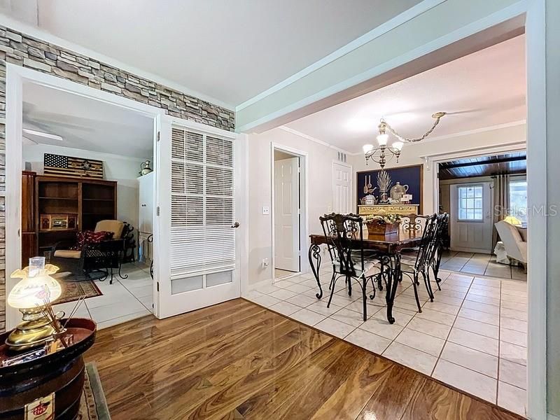 For Sale: $525,000 (4 beds, 2 baths, 1886 Square Feet)