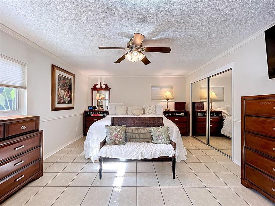 For Sale: $525,000 (4 beds, 2 baths, 1886 Square Feet)