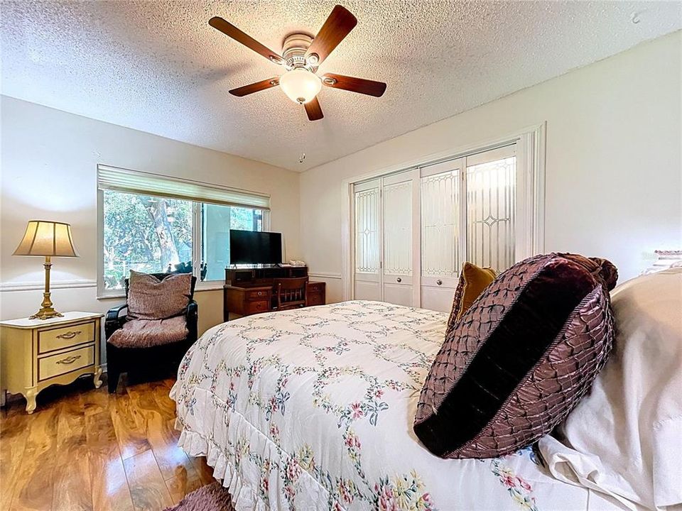 For Sale: $525,000 (4 beds, 2 baths, 1886 Square Feet)