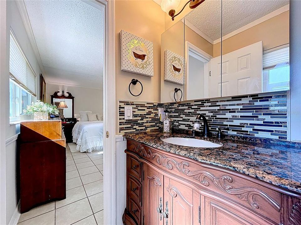 For Sale: $525,000 (4 beds, 2 baths, 1886 Square Feet)