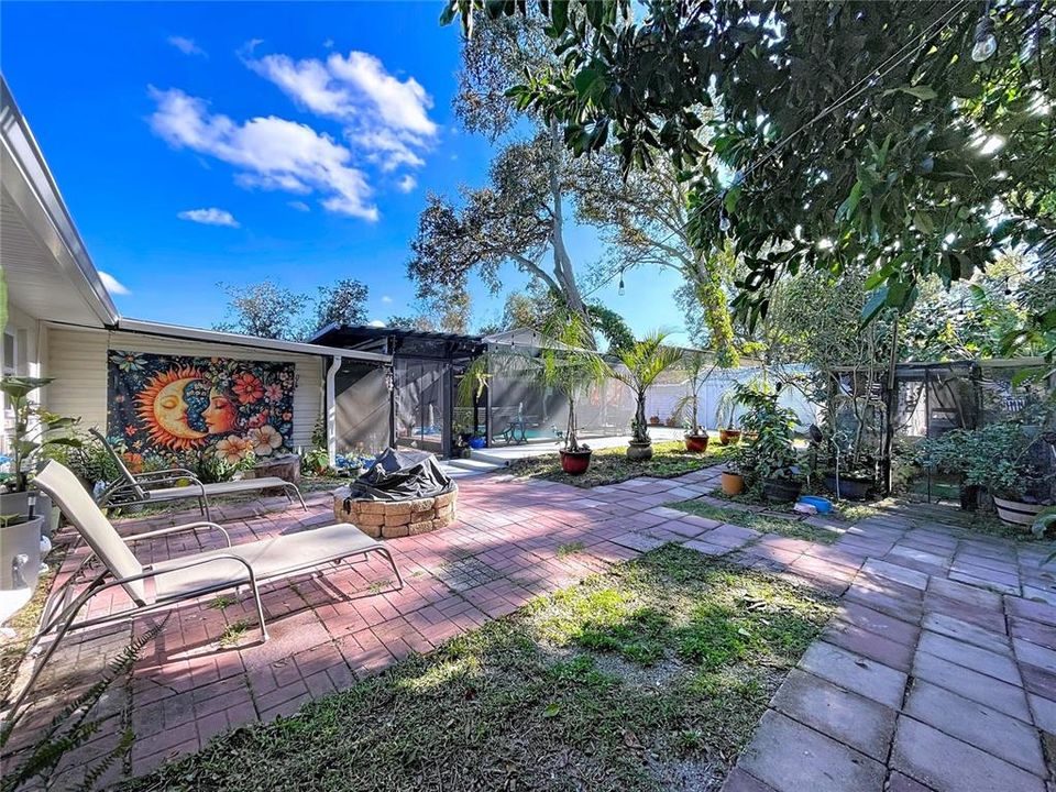 For Sale: $525,000 (4 beds, 2 baths, 1886 Square Feet)