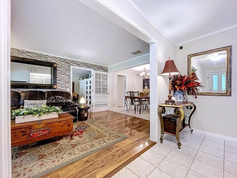 For Sale: $525,000 (4 beds, 2 baths, 1886 Square Feet)