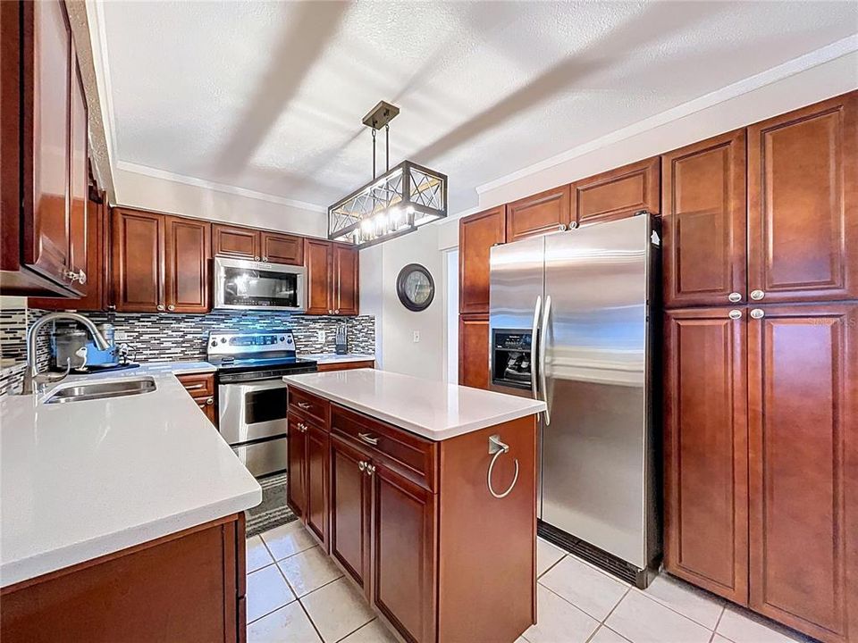 For Sale: $525,000 (4 beds, 2 baths, 1886 Square Feet)