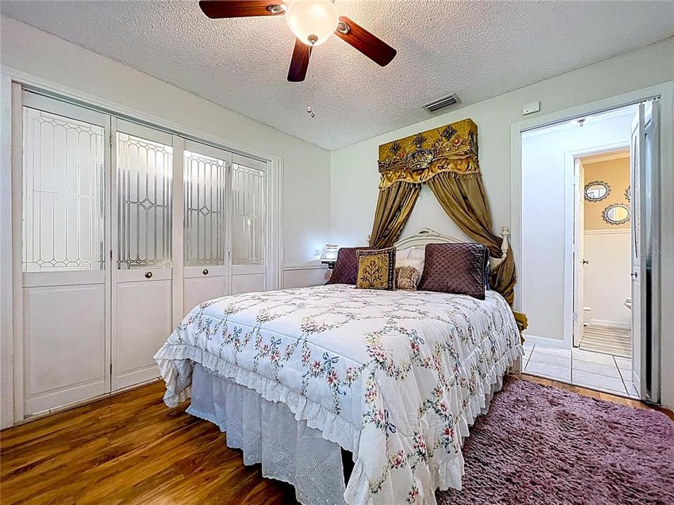 For Sale: $525,000 (4 beds, 2 baths, 1886 Square Feet)