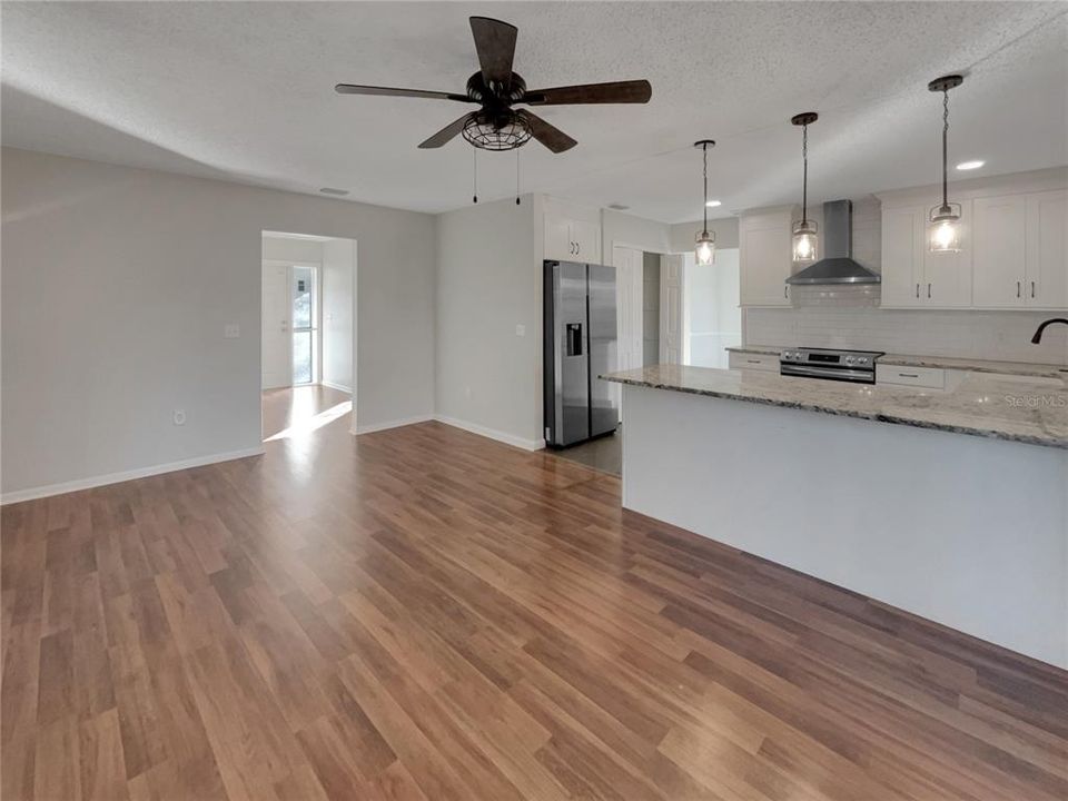 For Sale: $343,000 (3 beds, 2 baths, 1454 Square Feet)