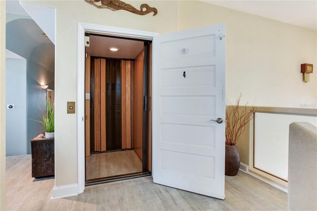 待售: $2,695,000 (4 贝兹, 3 浴室, 3768 平方英尺)