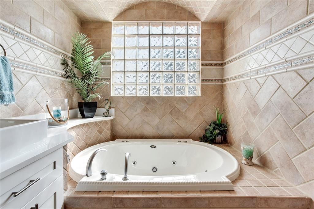 待售: $2,695,000 (4 贝兹, 3 浴室, 3768 平方英尺)