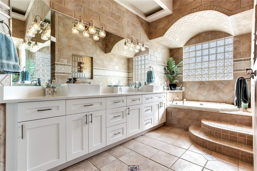 待售: $2,695,000 (4 贝兹, 3 浴室, 3768 平方英尺)