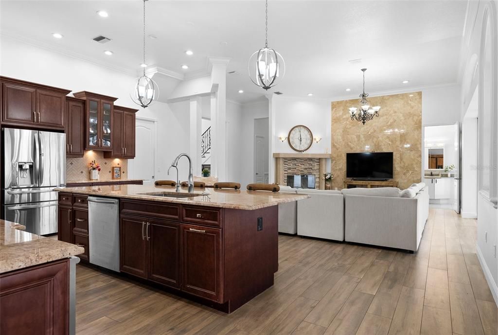 For Sale: $3,000,000 (6 beds, 4 baths, 6232 Square Feet)