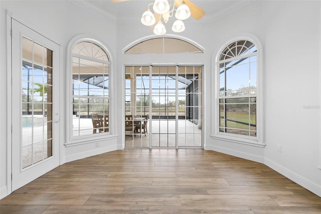 For Sale: $3,000,000 (6 beds, 4 baths, 6232 Square Feet)