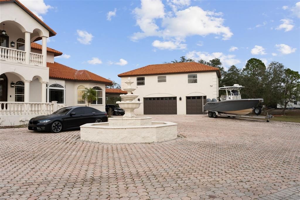 For Sale: $3,000,000 (6 beds, 4 baths, 6232 Square Feet)