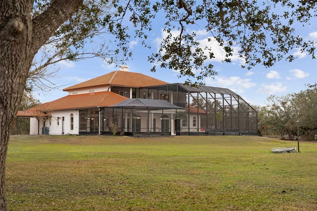 For Sale: $3,000,000 (6 beds, 4 baths, 6232 Square Feet)