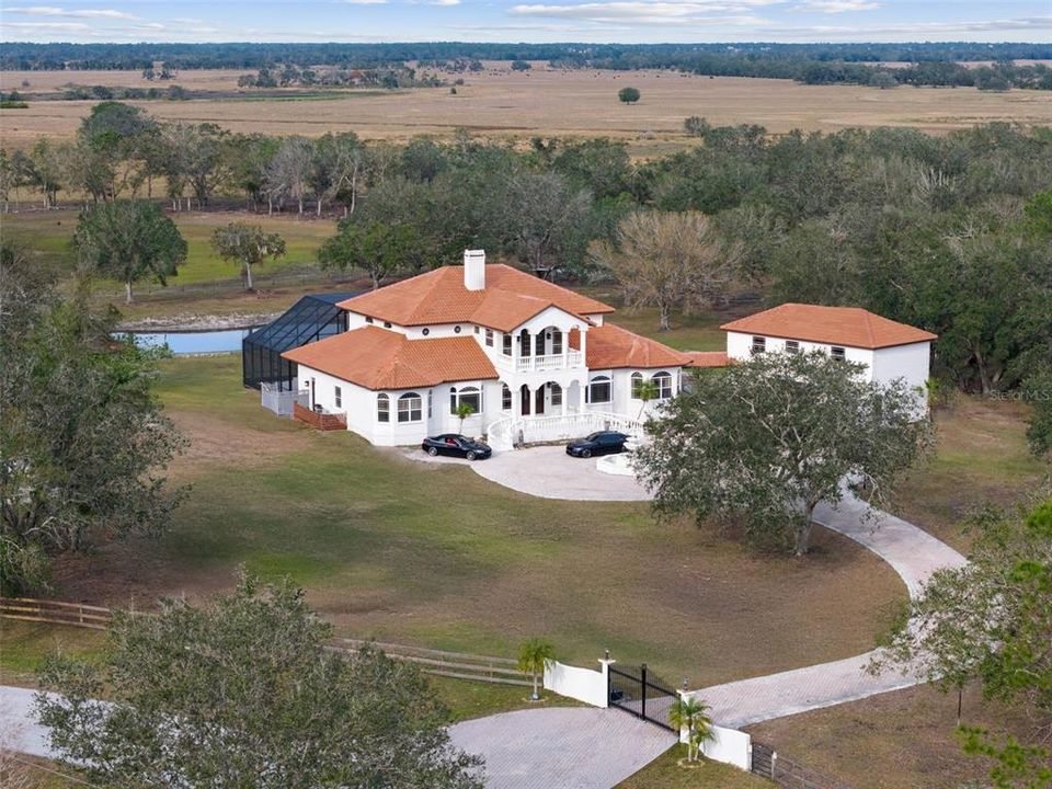 For Sale: $3,000,000 (6 beds, 4 baths, 6232 Square Feet)