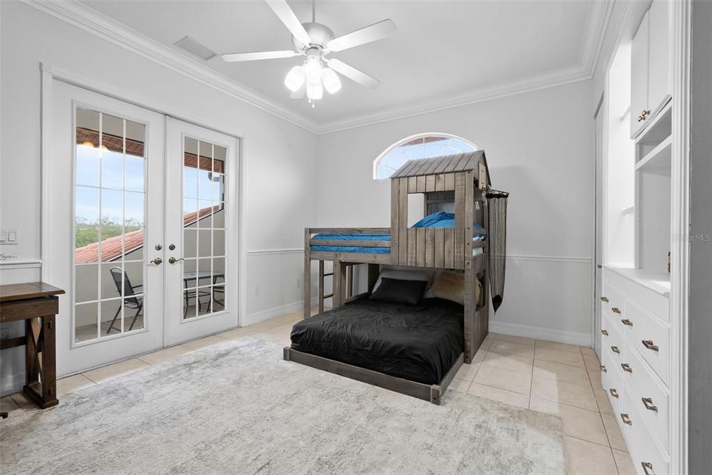 For Sale: $3,000,000 (6 beds, 4 baths, 6232 Square Feet)