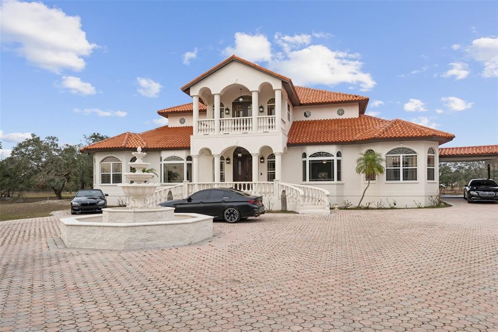 For Sale: $3,000,000 (6 beds, 4 baths, 6232 Square Feet)