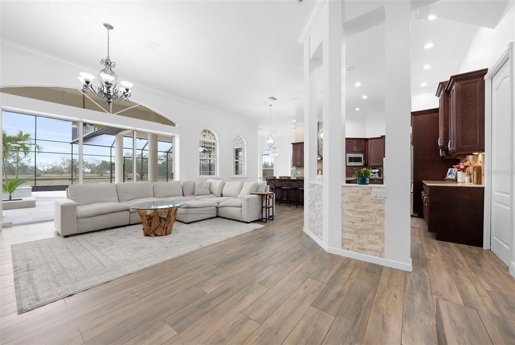 For Sale: $3,000,000 (6 beds, 4 baths, 6232 Square Feet)