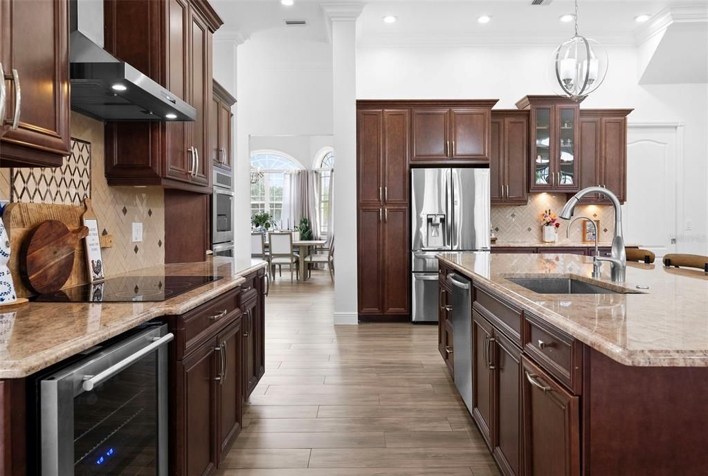 For Sale: $3,000,000 (6 beds, 4 baths, 6232 Square Feet)