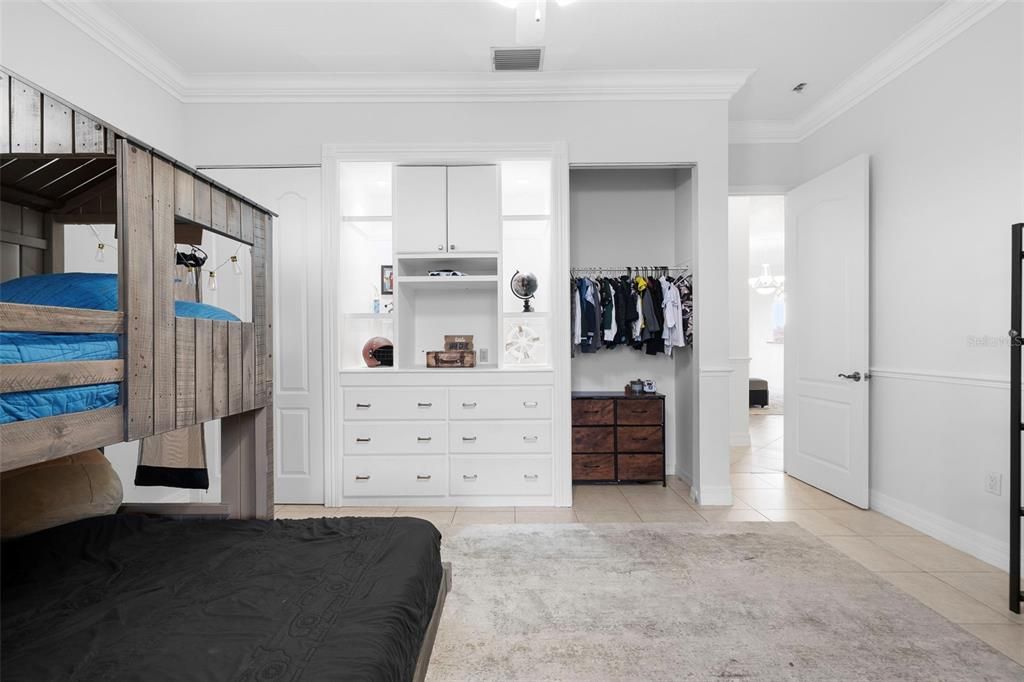 For Sale: $3,000,000 (6 beds, 4 baths, 6232 Square Feet)