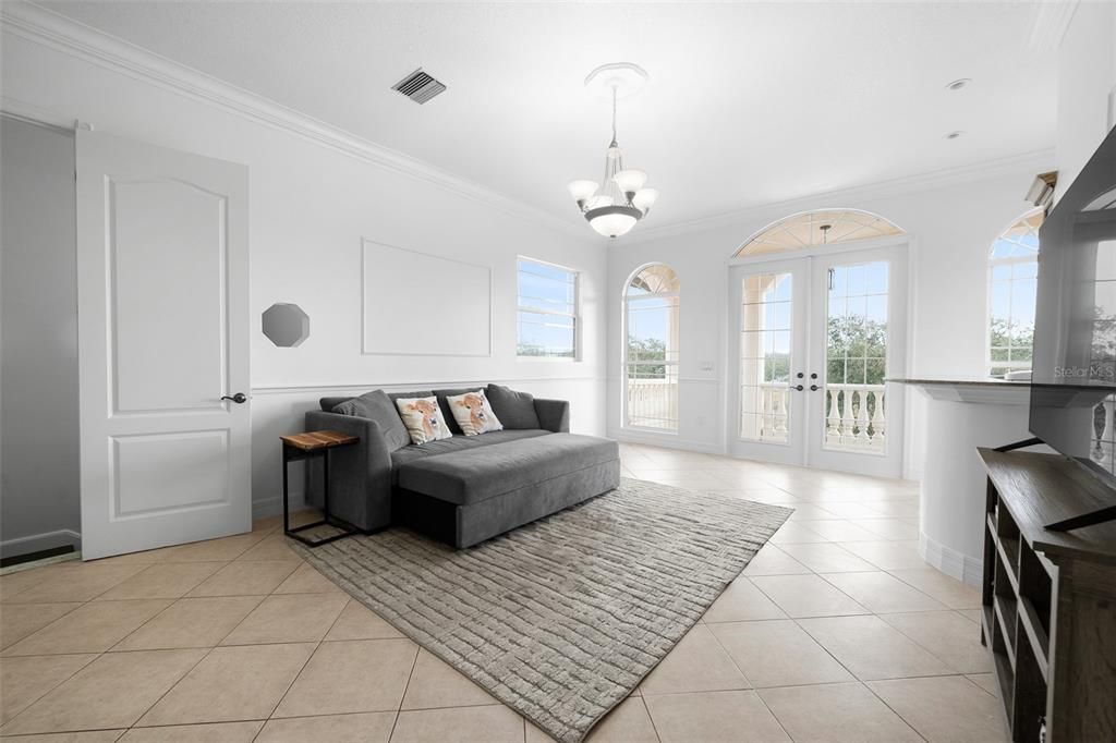 For Sale: $3,000,000 (6 beds, 4 baths, 6232 Square Feet)