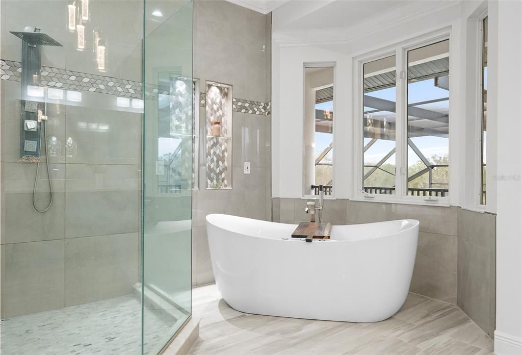 For Sale: $3,000,000 (6 beds, 4 baths, 6232 Square Feet)