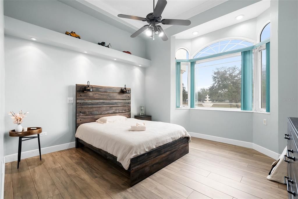 For Sale: $3,000,000 (6 beds, 4 baths, 6232 Square Feet)