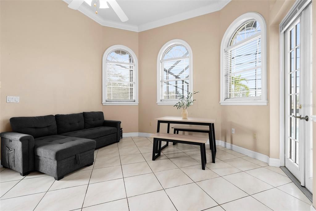 For Sale: $3,000,000 (6 beds, 4 baths, 6232 Square Feet)