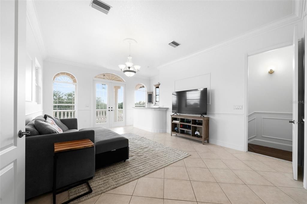 For Sale: $3,000,000 (6 beds, 4 baths, 6232 Square Feet)