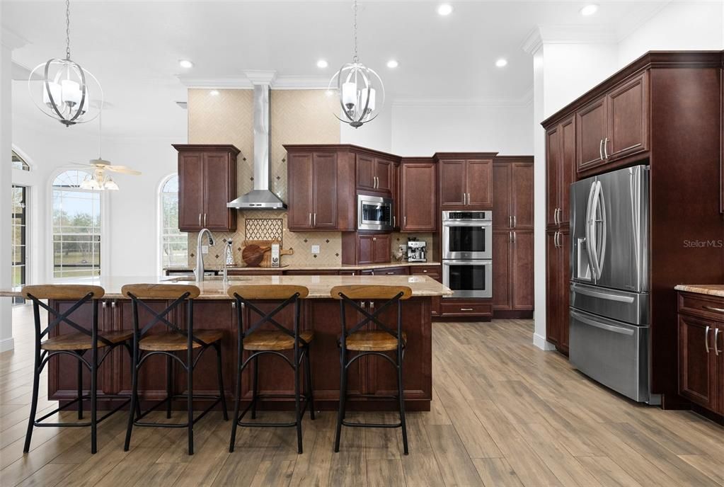 For Sale: $3,000,000 (6 beds, 4 baths, 6232 Square Feet)